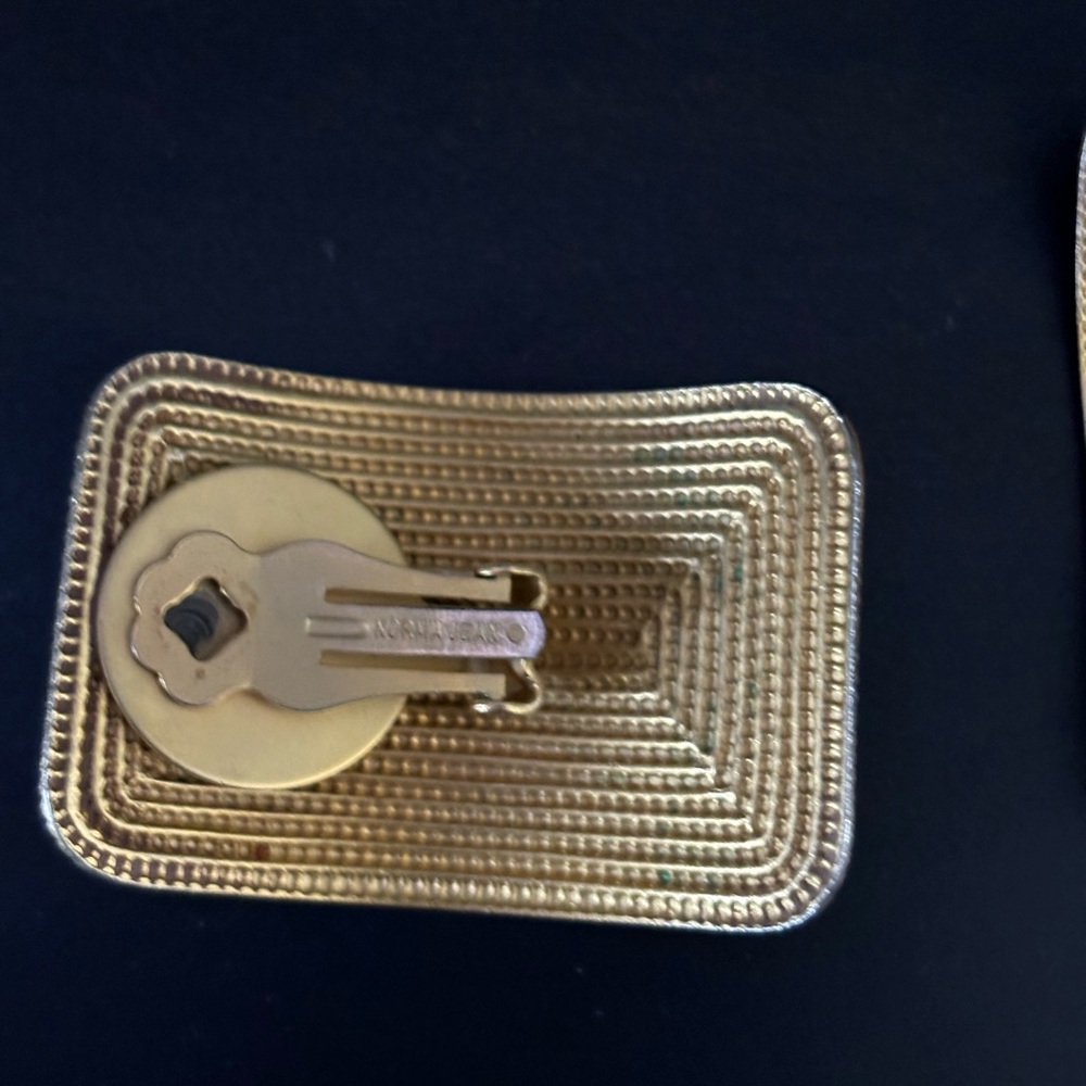 Norma Jean vintage gold clip in square earrings.  Great condition. - Picture 4 of 4